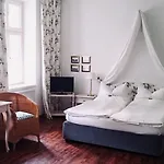 Schloss Hotel 3*