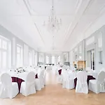 Schloss Hotel 3*