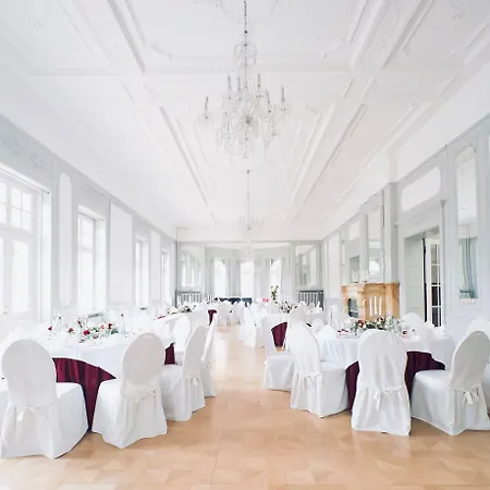 Schloss Hotel 3*