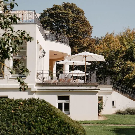 Hotel Schloss 3*